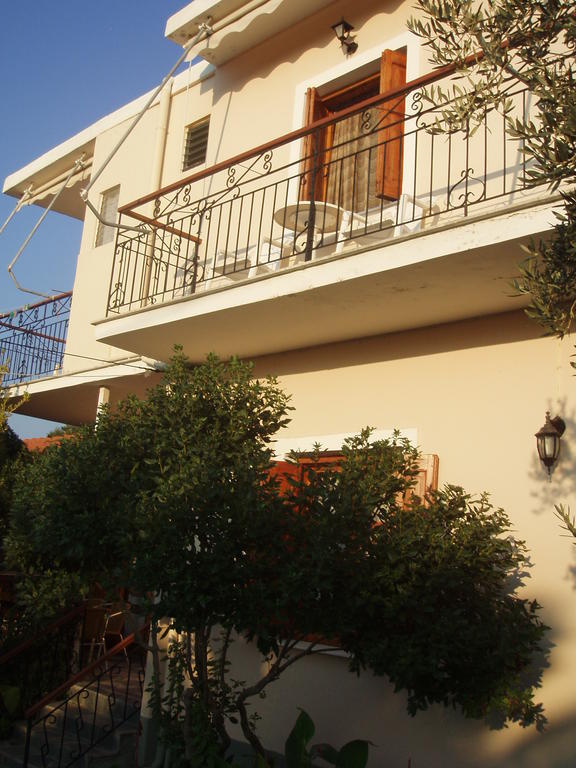 Eleni Studios & Apartments Mithimna Oda fotoğraf